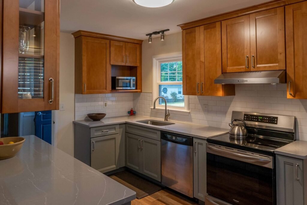 burlington-kitchen-2-of-26_50472166207_o-a39a3e8595724480efe6eb1f0ab7717b-scaled